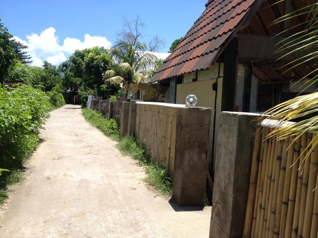 Balengku Homestay Gili Air Exterior photo